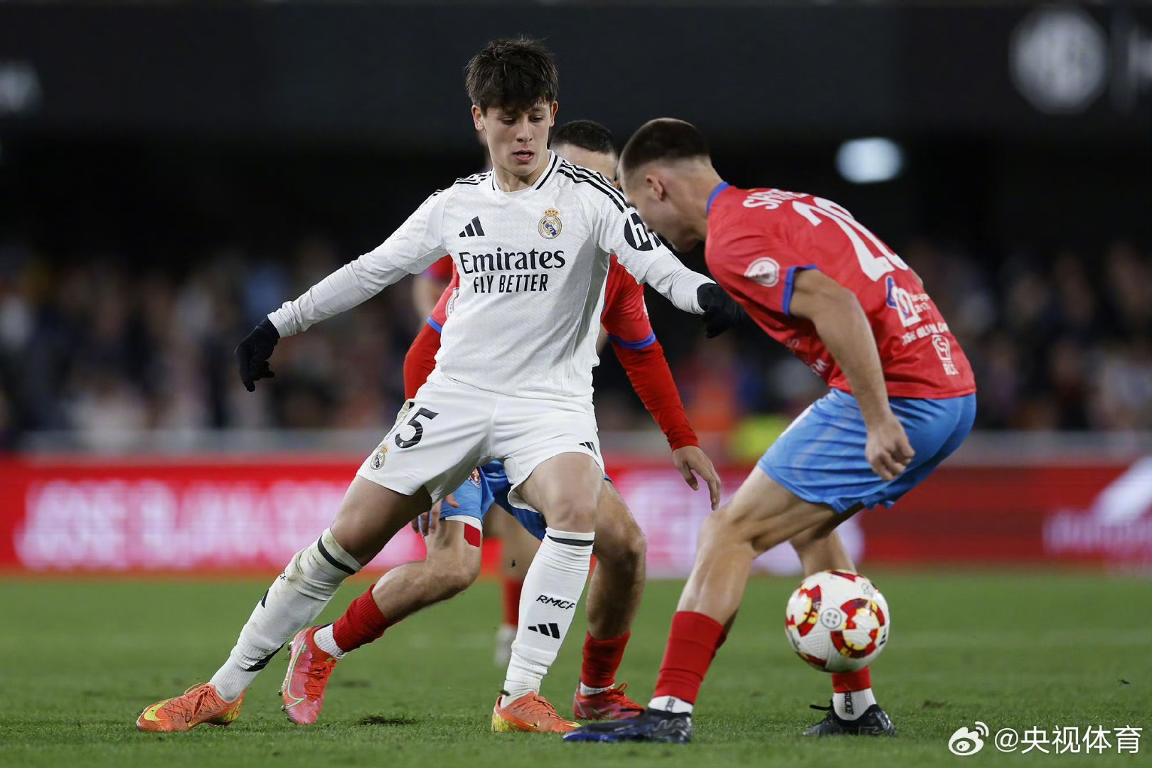 关于皇马功亏一篑，陷入晋级难题的信息