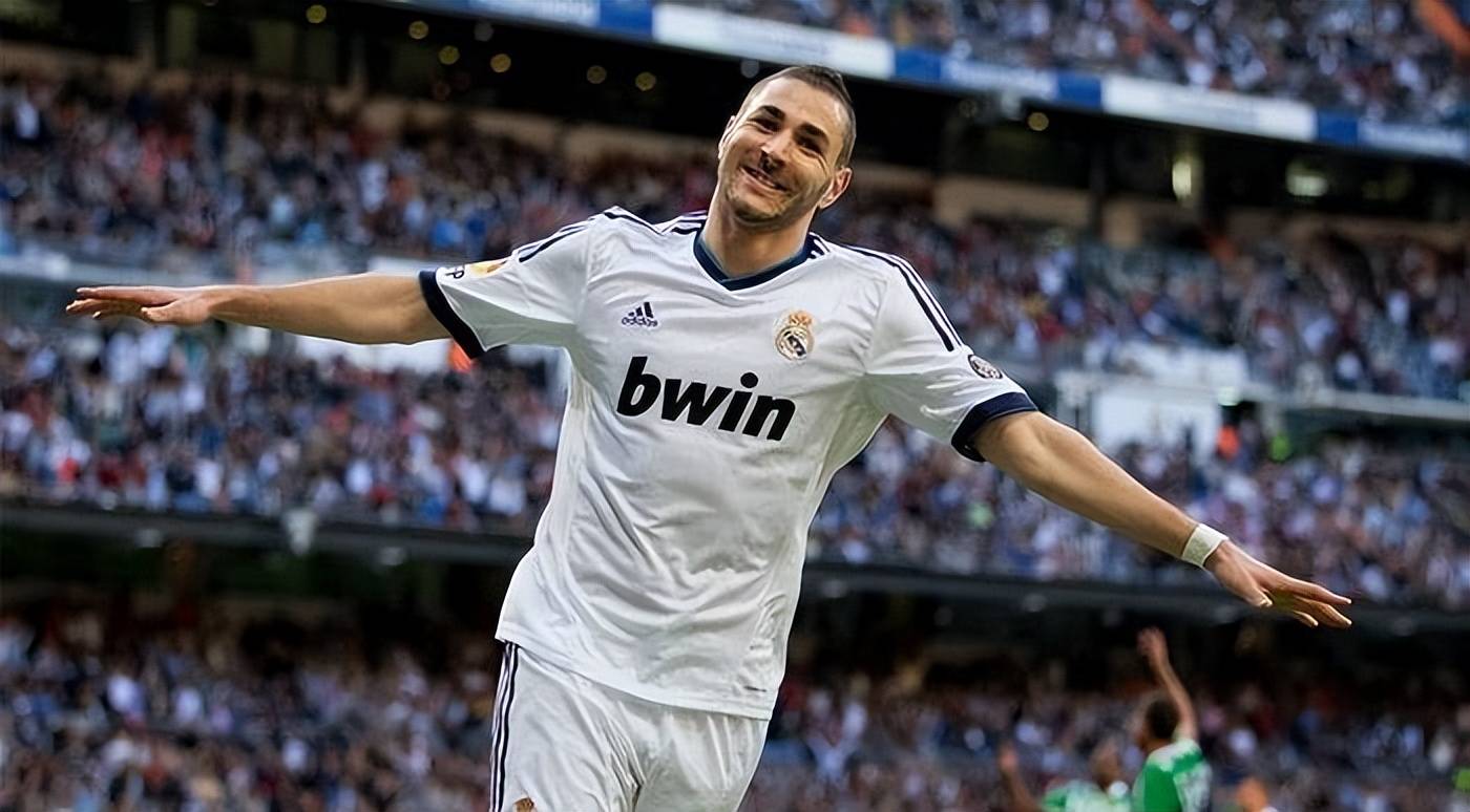 皇马双杀晋级，本泽马传射建功的简单介绍