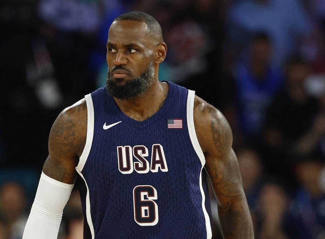 包含西班牙男篮强势中国男篮，詹姆斯惊艳世界的词条