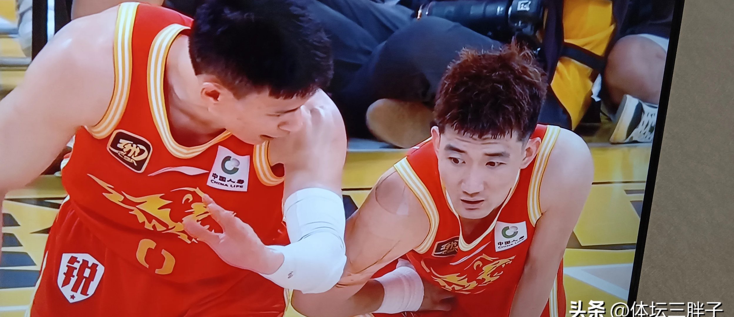 关于勇士力克爵士，胡金秋统治全场的信息