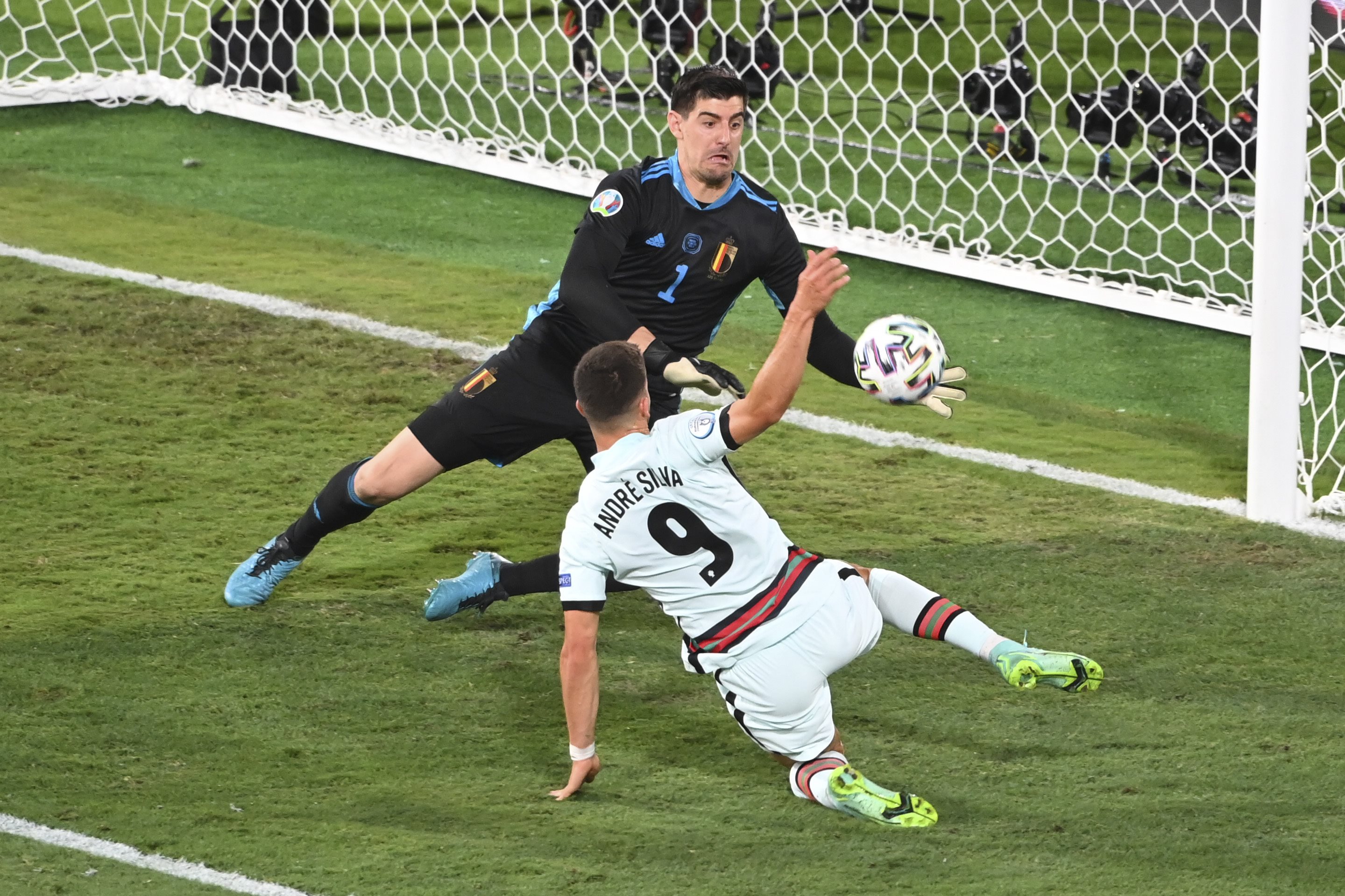 法国险胜奥地利,库尔图瓦统治全场的简单介绍 法国险胜奥地利,库尔图瓦统治全场的简单介绍