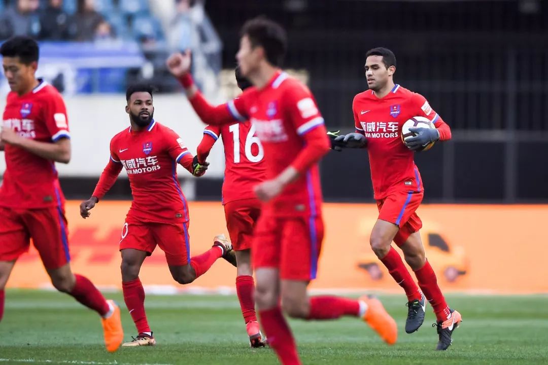 重庆斯威客场战胜河南建业，连胜的简单介绍