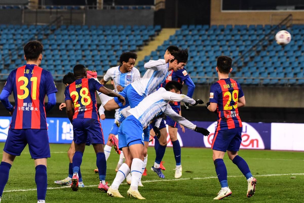 沙尔克遭遇对手逆转,保级形势愈发严峻的简单介绍 沙尔克遭遇对手逆转,保级形势愈发严峻的简单介绍