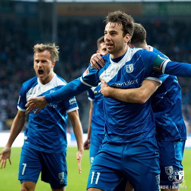 沙尔克遭遇对手逆转,保级形势愈发严峻的简单介绍 沙尔克遭遇对手逆转,保级形势愈发严峻的简单介绍