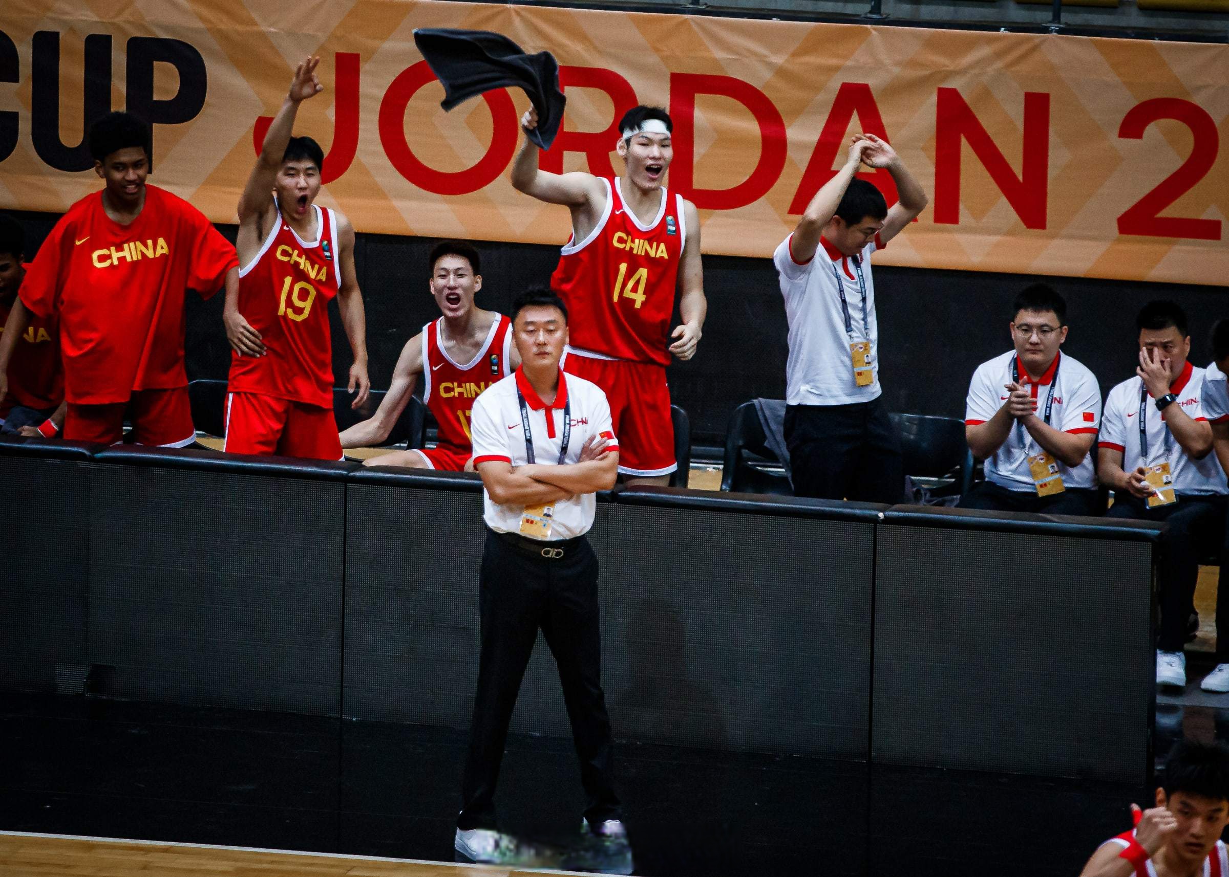 关于河北华夏主场大胜，晋级前进的信息