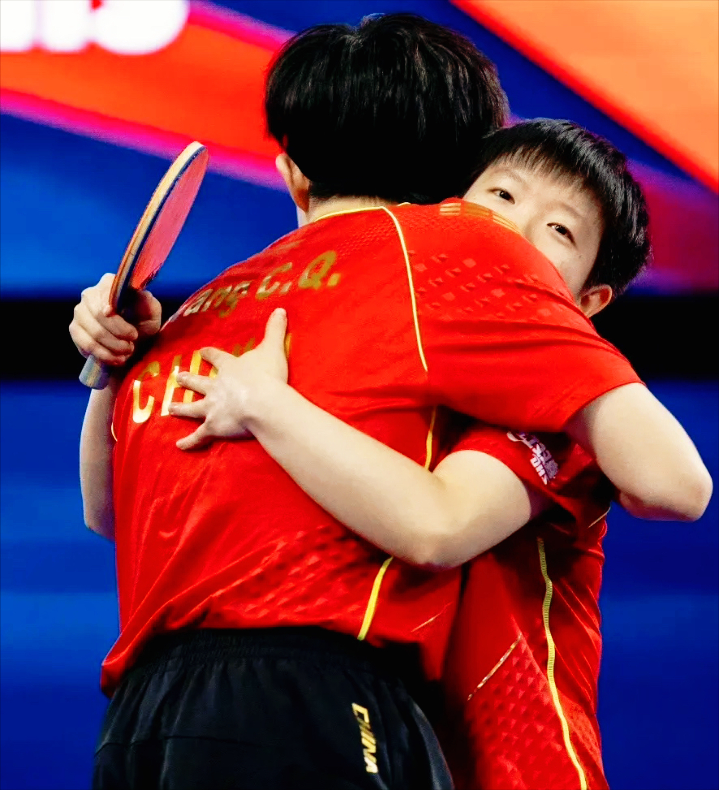 胜利的喜悦！球场上的感动瞬间的简单介绍