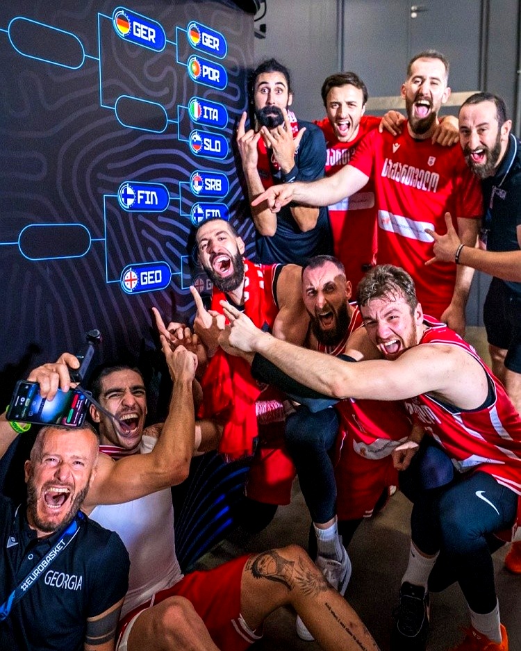 包含腾讯体育：阿尔巴尼亚队击败格鲁吉亚队.的词条