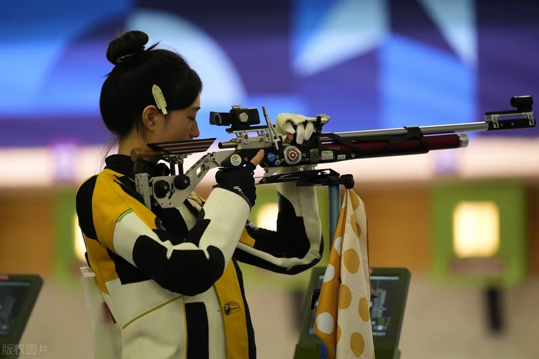 射击比赛中表现抢眼,惊艳观众 射击比赛中表现抢眼,惊艳观众