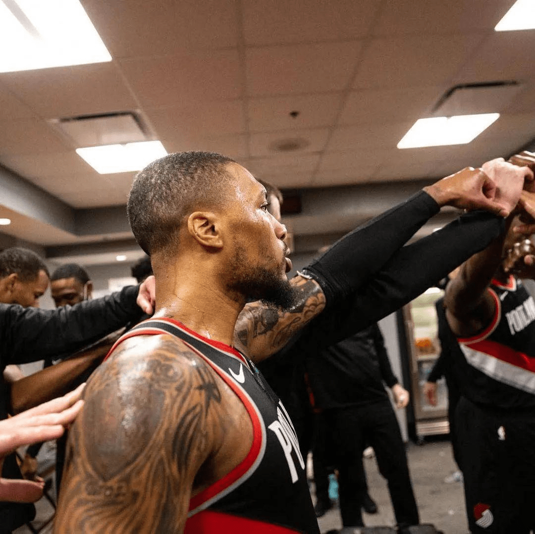 猛龙鏖战新疆队，利拉德惊艳四座的简单介绍