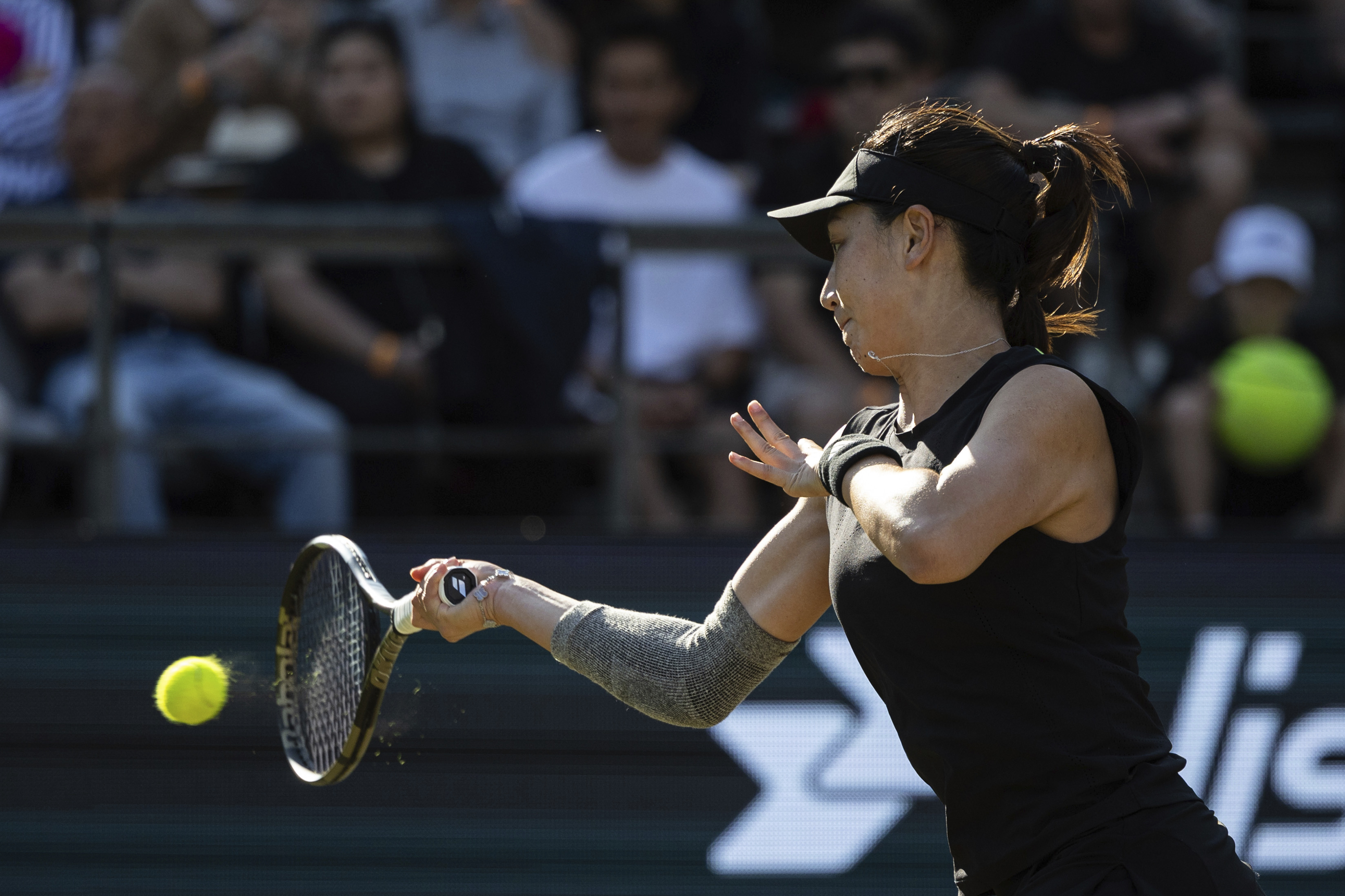 包含德国网球队力克美国网球队，克耶高斯制霸全场的词条