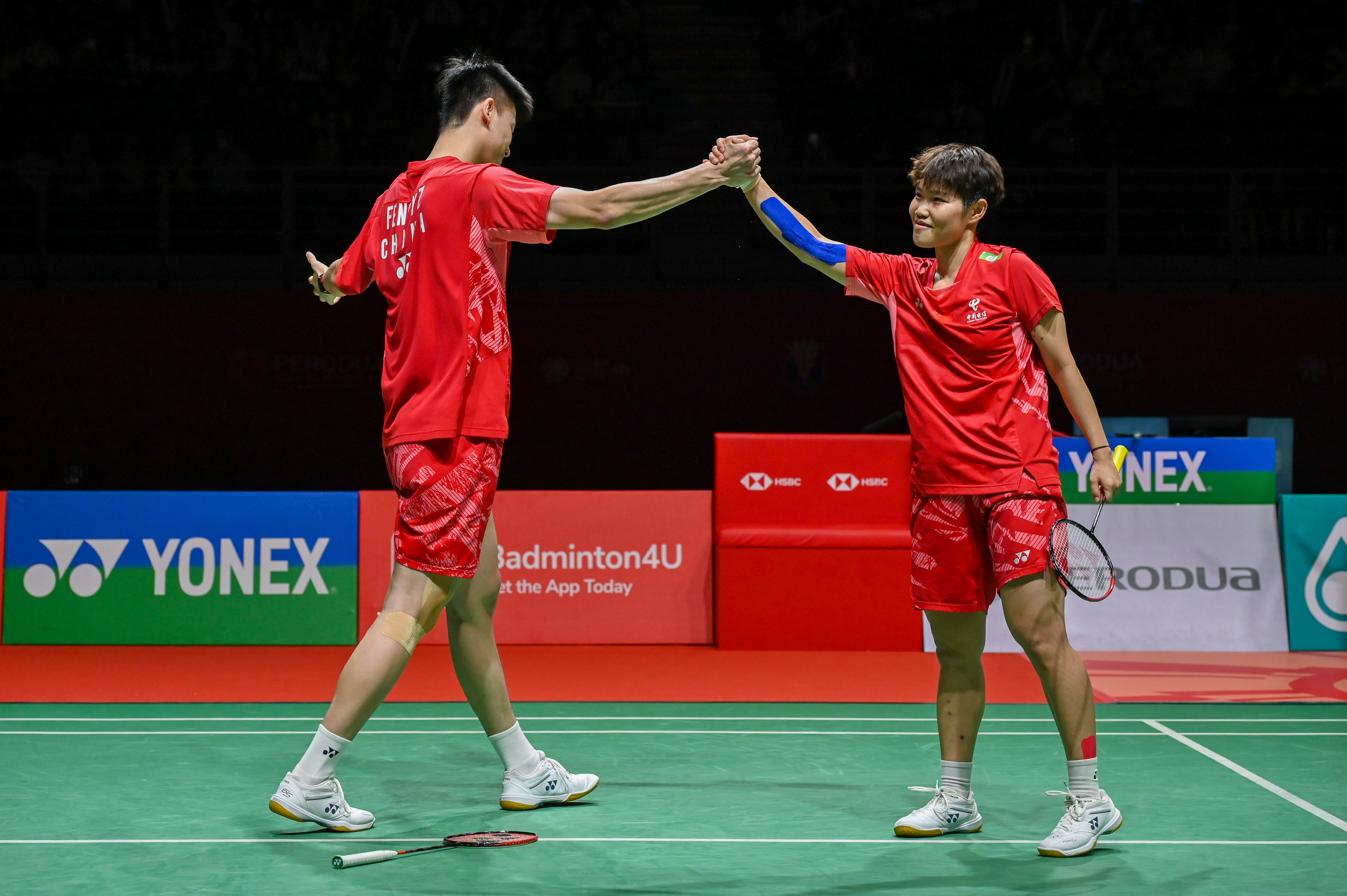 泰国羽毛球队力克马来西亚羽毛球队，谌龙制霸全场的简单介绍