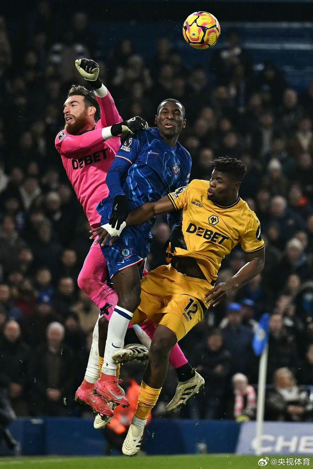 狼队在比赛中表现出色，战胜对手