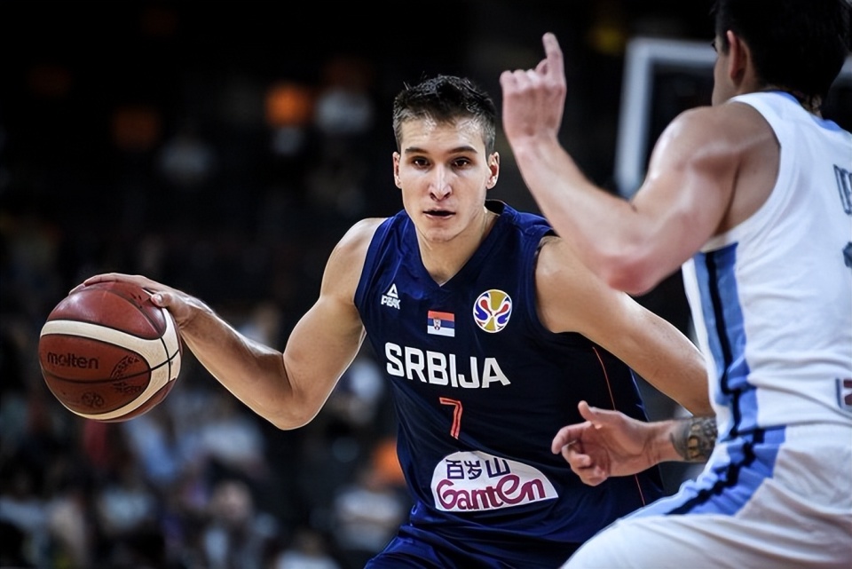 包含塞尔维亚男篮爆冷立陶宛男篮，凯尔·库兹马送出助攻的词条