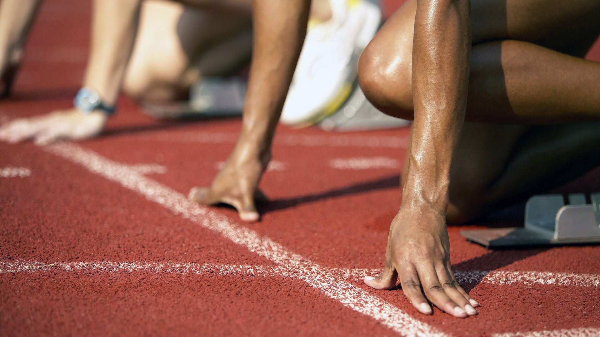 世界排名争夺战之夜，米切尔统治全场